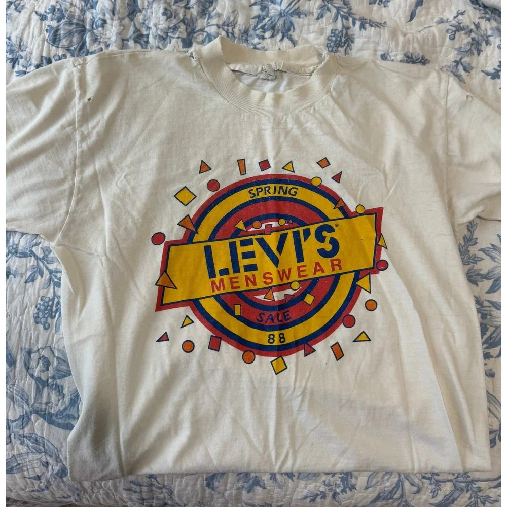 Vintage 1988 Levis Menswear Mervyns Spring Sale T-Shirt White Medium Distressed